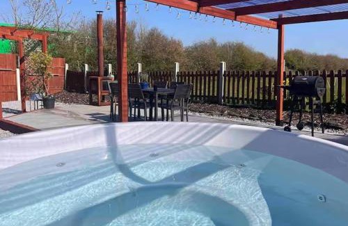 Ballinadee Villa | Ballinadee Bus - Boutique Bus Accommodation