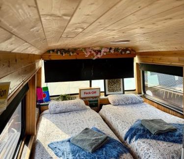 Ballinadee Villa | Ballinadee Bus - Boutique Bus Accommodation
