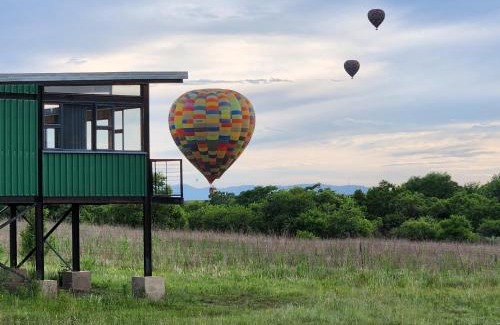 Hartbeespoort Apartment | Balloon View Country Cottage