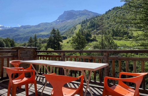 Bonneval-sur-Arc Apartment | Bamboo - Apartment on the slopes with terrace - up to 6 guests