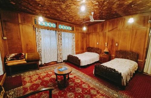 Khattalwada Boat Rental | Bambri Palace