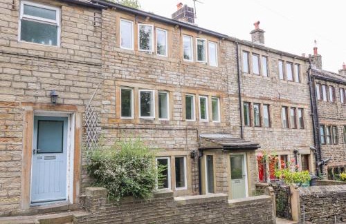 Holmfirth House | Bamforth Cottage