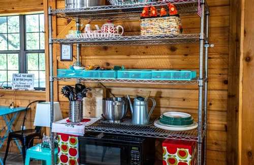 Bandera House | Bandera Box Guesthouse
