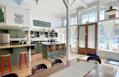 Bandon House | Bandon Historic River House in Old town Bandon with amazing views!