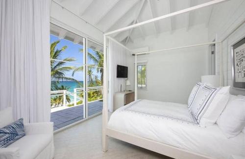 North Palmetto Point Villa | Banks Road Beauty: New Home with Heated Pool