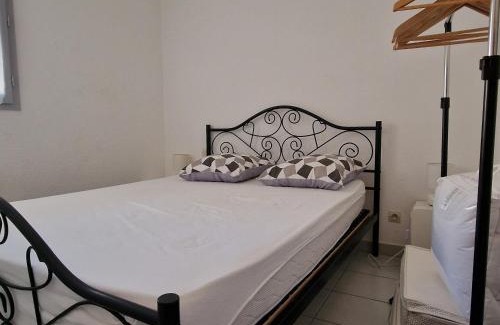 Banyuls-sur-Mer Apartment | Banyuls-sur-Mer: T2 avec terrasse couverte et parking privatif - FR-1-309-146