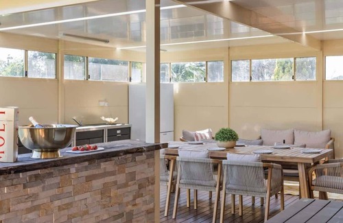 Mollymook House | Baramook Summary: Fam