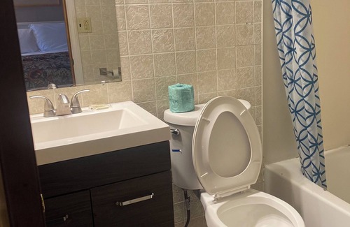 Lake George Hotel | Barberry Court Motel