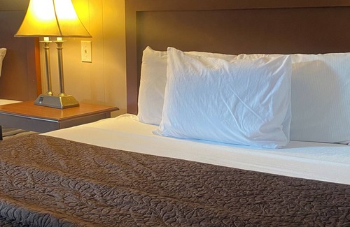 Lake George Hotel | Barberry Court Motel