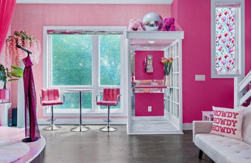 Nashville Apartment | Barbie's Nashville Bachelorette Bash