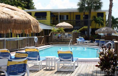 Clearwater Beach Hotel | Barefoot Bay Resort Motel