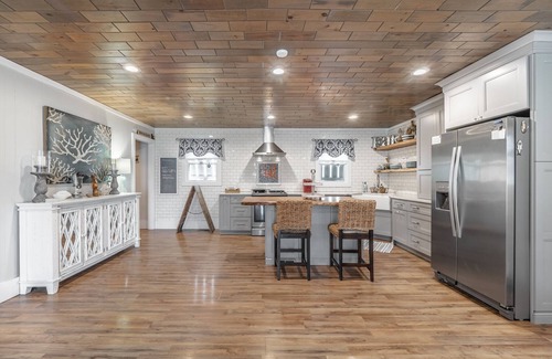 Kure Beach House | Barefoot Bungalow | Pet Friendly, Near Beach!