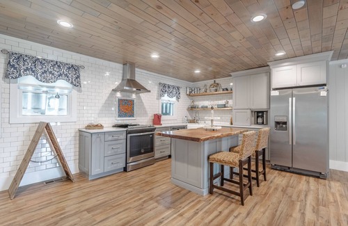 Kure Beach House | Barefoot Bungalow | Pet Friendly, Near Beach!