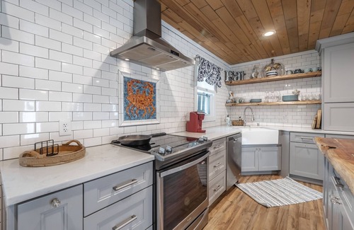 Kure Beach House | Barefoot Bungalow | Pet Friendly, Near Beach!