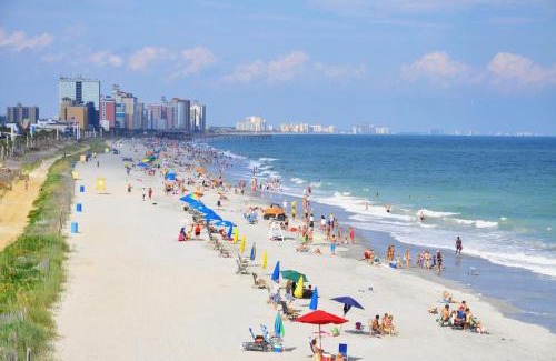 North Myrtle Beach House | Barefoot Golf Trip Headquarters by Wavecrest Beach Vacations