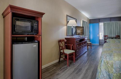 Midtown Ocean City Hotel | Barefoot Mailman
