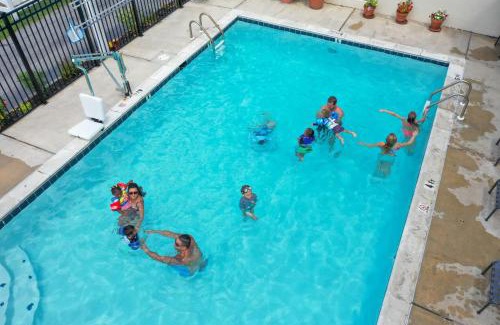 Midtown Ocean City Hotel | Barefoot Mailman