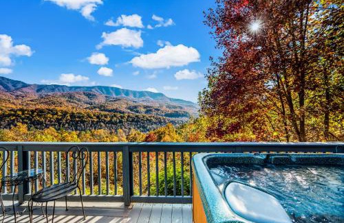 Gatlinburg - Pigeon Forge House | Barenberg Cabin - Secluded Unobstructed Panoramic Smoky Mountains View with Two Master Suites, Loft Game Room, and Hot Tub