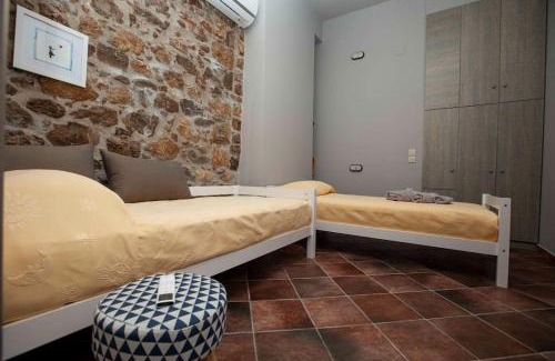Agios Adrianos House | Barhouse