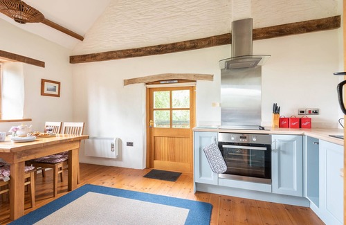 Saint Kew Cottage | Barley Moo, St Kew with lovely countryside views.