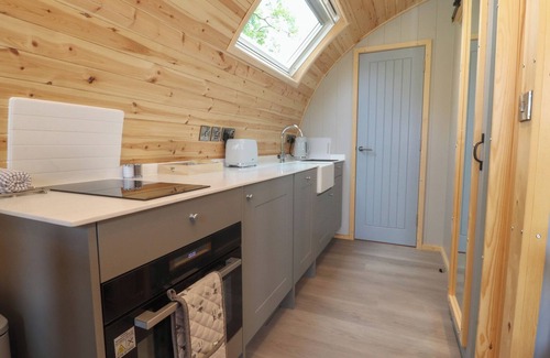 Fence Cottage | BARLEY, romantic, with a garden in Clitheroe