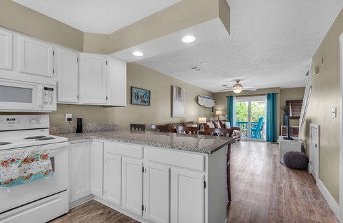 Fort Walton Beach Condo | Barley's BnB - 2 BR Condo + loft, with public beach access across the street!