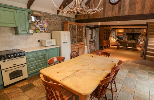 Saint Erth Praze Cottage | BARN COTTAGE, family friendly, character holiday cottage in Marazion