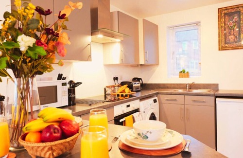 Telford House | Barn Fold House with Parking, Garden, Wi-Fi