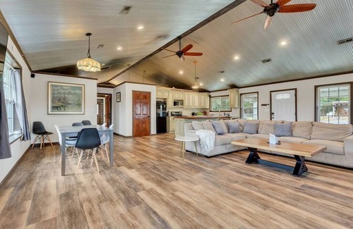 Murfreesboro House | Barndominium Retreat 10 mins to DT Murfreesboro!