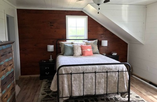 Lebanon Other | Barndominium with lake view, close to Nashville!