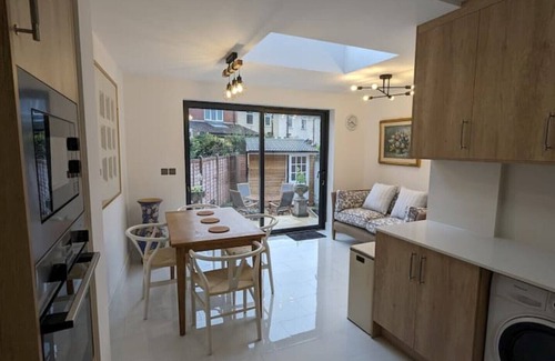 Barnes Apartment | Barnes House