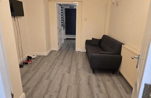 Chelmsford House | Barnfield Rooms