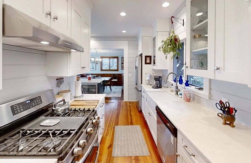 Barnstable House | Barnstable Beachfront Beauty, Heated Pool: 070-Ba