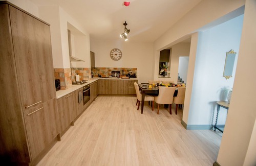 Wirral Cottage | Barnston House - Private , Parking , Dogs welcome