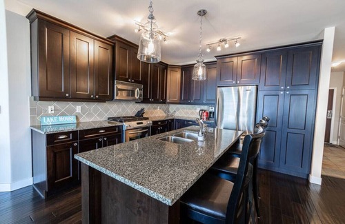 Westbank Condo | Barona - Katherine`s Place · Breathtaking Lakefront Condo with Boat Slip