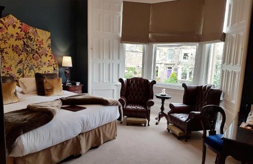 Newington House | Barony House 5 Star Boutique Guest House BK Direct