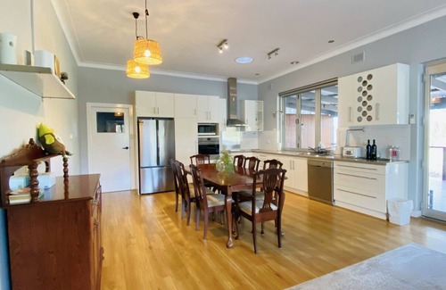 Nuriootpa Villa | Barossa Getaway GabbyHouse with Vineyard