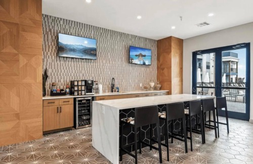 Seguin Apartment | Barsala l Bright 2BD w/Resort Amenities in Seguin’s Heart