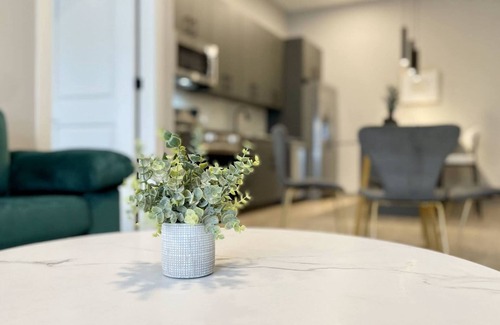 Ohio City Apartment | Barsala l Cozy 1BD, fitness center & yoga studio