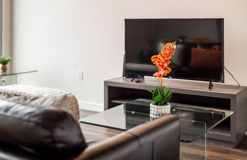 Ohio City Apartment | Barsala l Cozy 1BD, fitness center & yoga studio