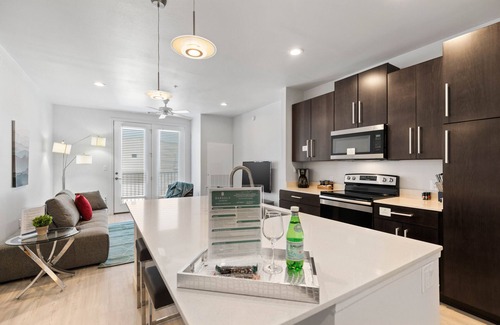Midland Apartment | Barsala l Premier 1BD with Resort-style Pool