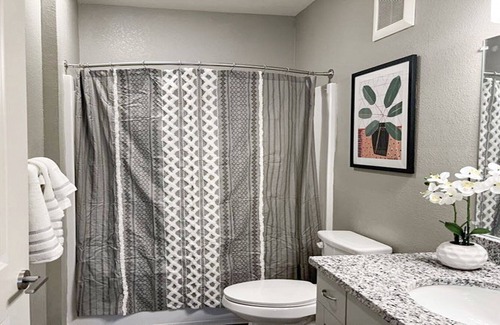 Madison Apartment | Barsala l Spacious 2BD condo, pet friendly