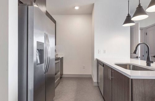 Richmond Apartment | Barsala l Spacious 2BD with fitness center & sparkling pool
