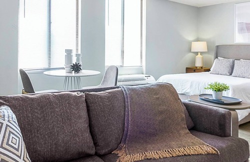Fort Wayne Apartment | Barsala l Stylish studio city living, fast Wi-Fi