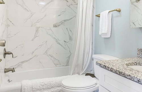 Fort Wayne Apartment | Barsala l Stylish studio city living, fast Wi-Fi