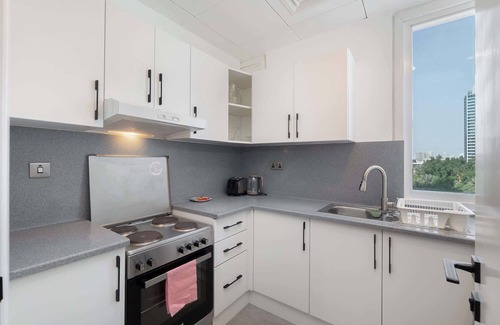 Barsha Heights Apartment | Barsha Heights sleeps 3 in an Amazing Location!