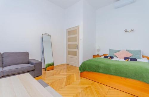 Lagymanyos Apartment | Bartók Boulevard Apartment by NW
