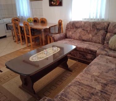 Canton 10 Apartment | Barun apartman