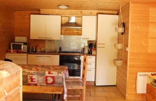 Bolquere Apartment | BAS de CHALET CANADIEN, au CALME