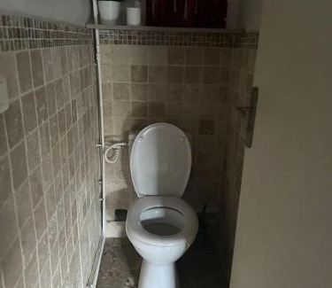 Saint-Jerome Apartment | Bas de villa avec grande piscine